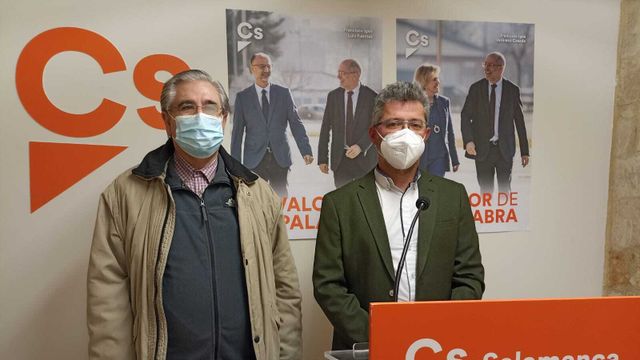 José Antonio Pérez-Blanco, edil del Cs de Vitigudino, y Manuel Hernández, coordinador provincial de Cs