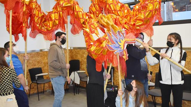 Taller de manejo de dragón chino en Carbajosa