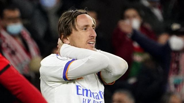 Luka Modric se lamenta tras una ocasión desaprovechada del Real Madrid
