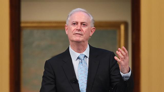 El historiador Enrique Moradiellos durante una conferencia / Fundación BBVA.