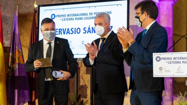 Entrega del premio 'Cátedra Manu Leguineche' a Gervasio Sánchez. Foto: Diputación de Guadalajara