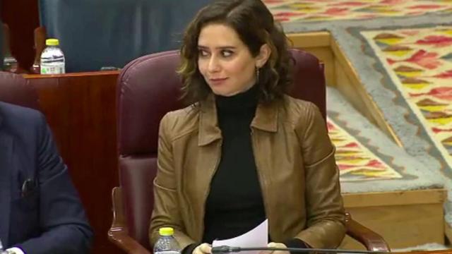 Uno de los gestos de Ayuso escuchando a la portavoz de Unidas Podemos.