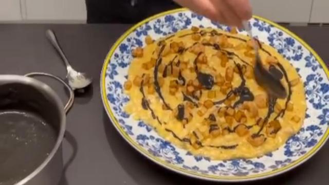 Risotto de sepia con guiso de tinta y regaliz y los toques secretos del chef Dabiz Muñoz