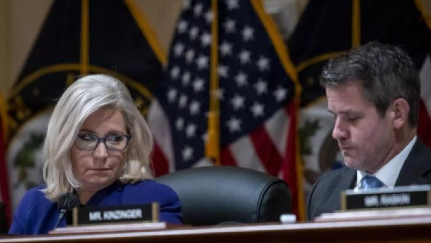 Los republicanos Liz Cheney y Adam Kinzinger.