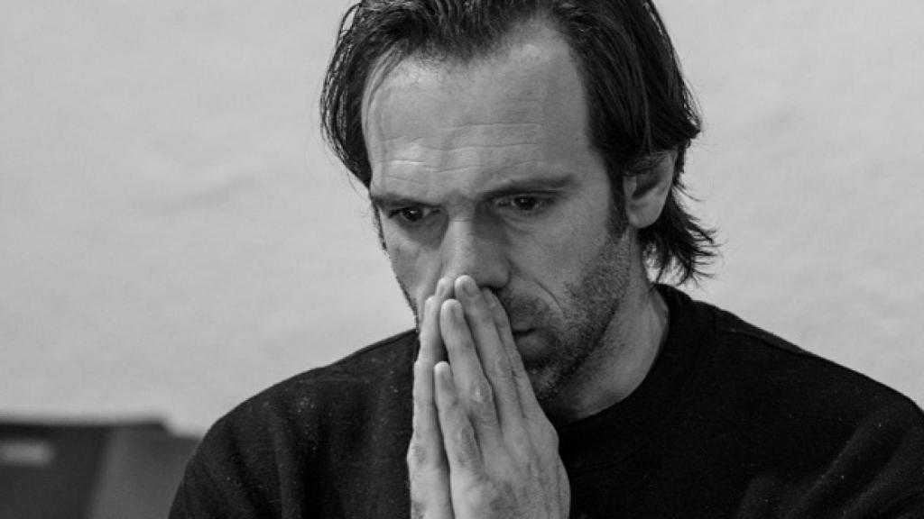 Alberto Iglesias, autor y director, en un ensayo de 'Los secuestradores del lago Chiemsee'