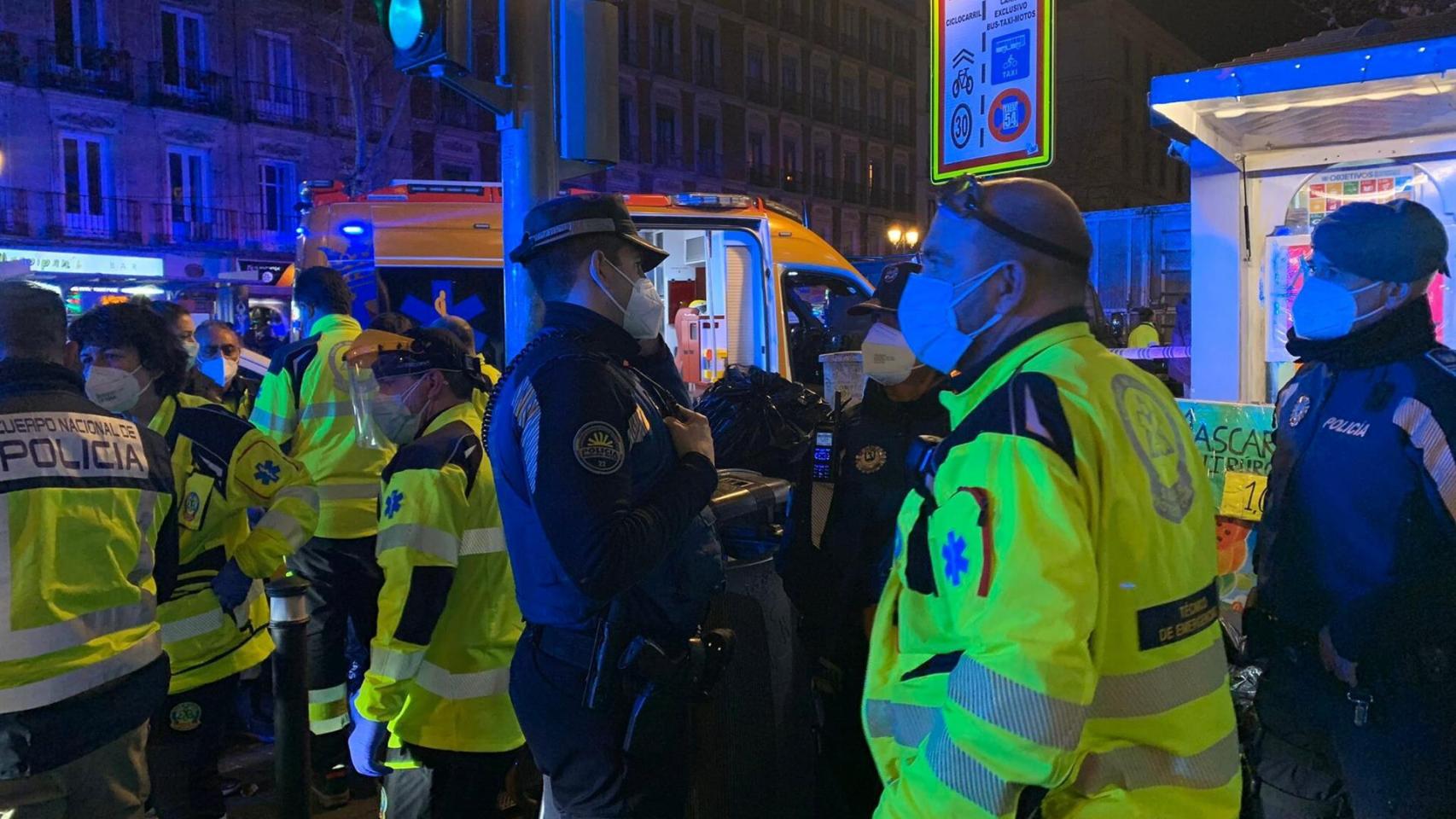 Lugar donde ha fallecido un varón de 15 años, en la calle Atocha de Madrid.