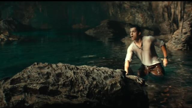 Tom Holland en la cueva de Xàbia durante la grabación de 'Uncharted'.