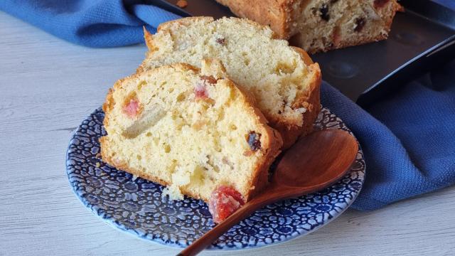 Bizcocho de frutas secas al estilo inglés, una receta de plum cake para la hora del té