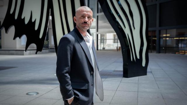 Jaime de los Santos, diputado del Partido Popular en la Asamblea de Madrid, en el patio del Museo Reina Sofía.