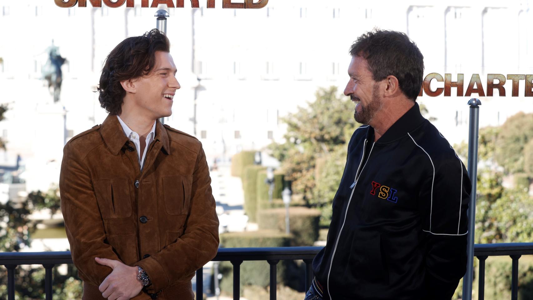 Tom Holland y Antonio Banderas, en el estreno de 'Uncharted'.