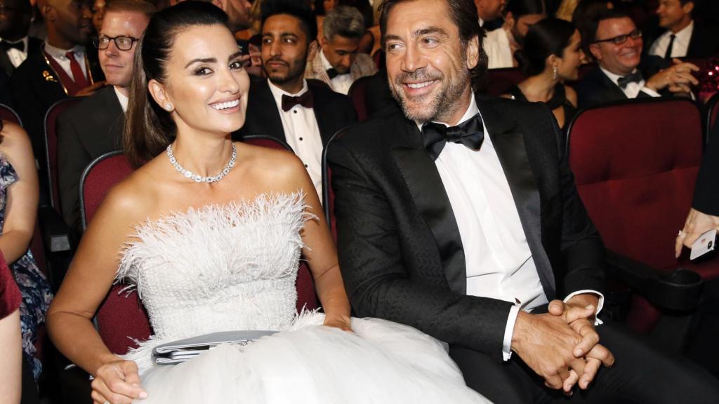 Penélope Cruz y Javier Bardem, en los Emmy de 2018.