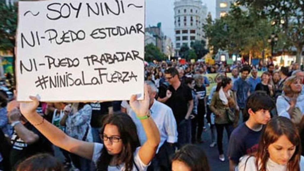 Una joven en una manifestación