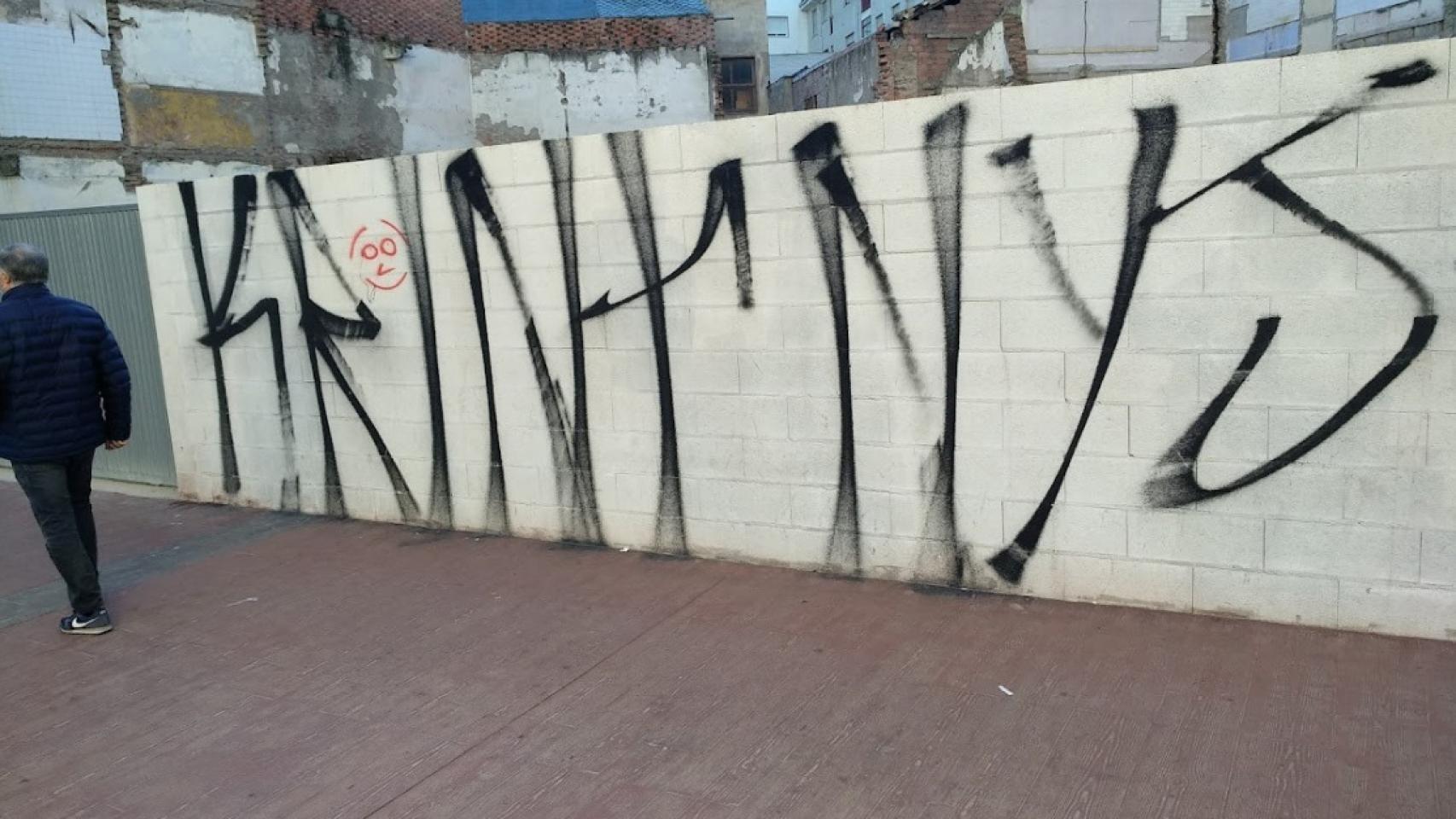 Una de las pintadas realizadas por el menor en Ponferrada