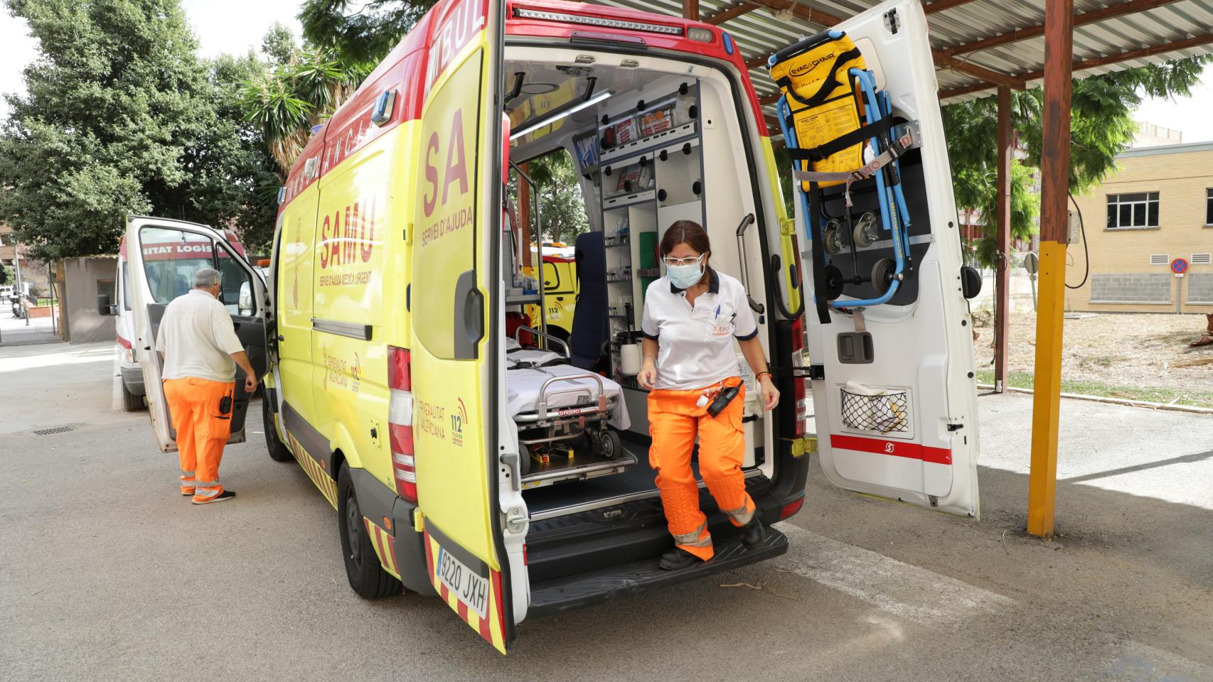 Ambulancia de los servicios sanitarios de la Generalitat Valenciana, en imagen de archivo.