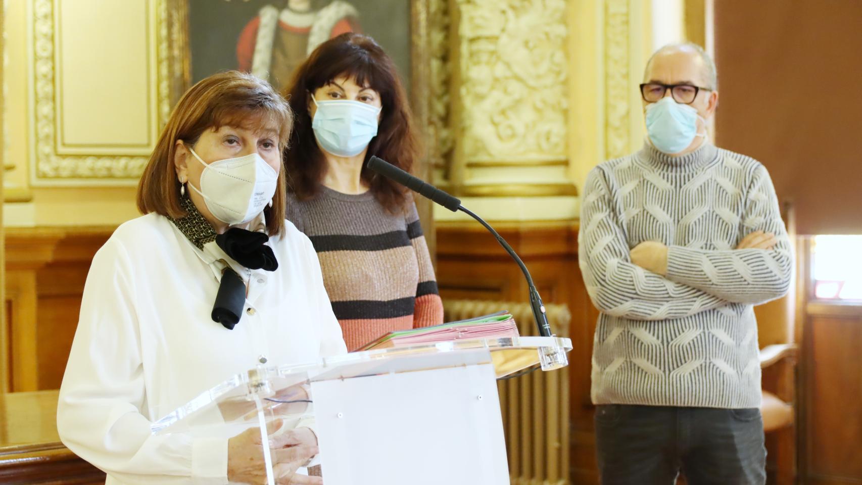 Las concejalas Ana Redondo y Viky Soto durante la presentación de las actividades de Carnaval