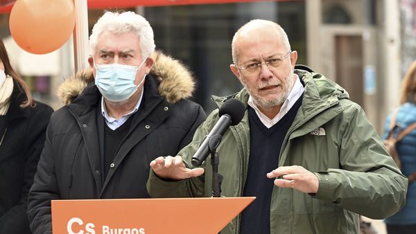 Ricardo Ordóñez / ICAL . El candidato de Ciudadanos a la presidencia de la Junta de Castilla y León, Francisco Igea, visita Burgos