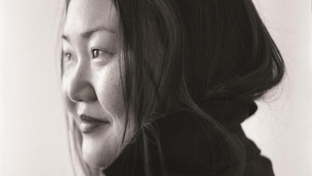 Hanya Yanagihara, autora de 'Al paraíso' (Lumen). Foto: Brigitte Lacombe