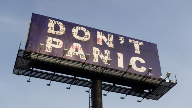 Cartel publicitario con el lema: 'No te asustes'.