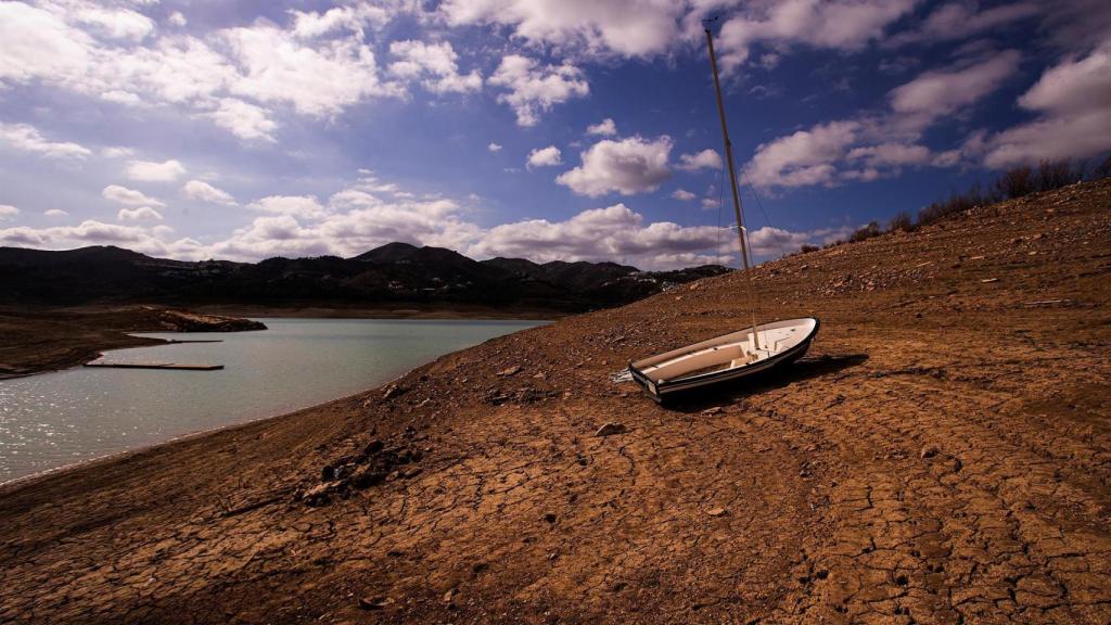 El embalse de La Viñuela, en Málaga, en agosto de 2022.