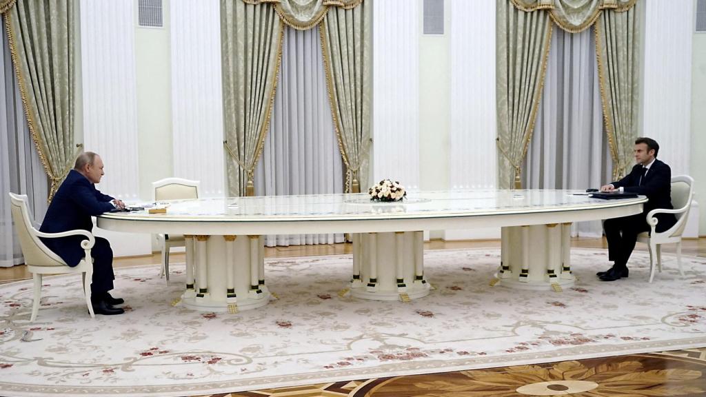 Vladimir Putin y Emmanuel Macron en su reunión en Moscú para abordar la crisis en torno a Ucrania.