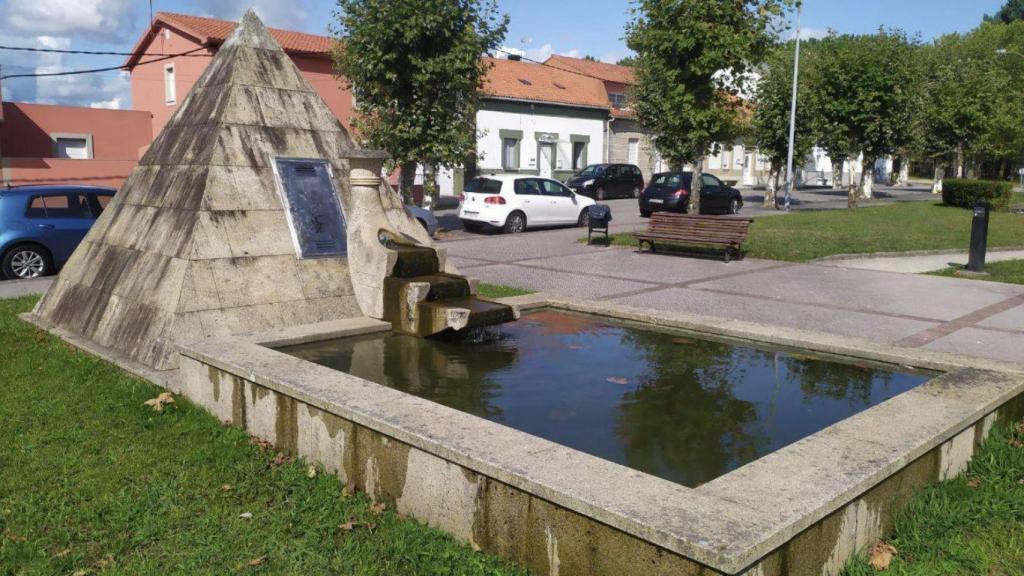 Fuente de la plaza principal de Exipto.