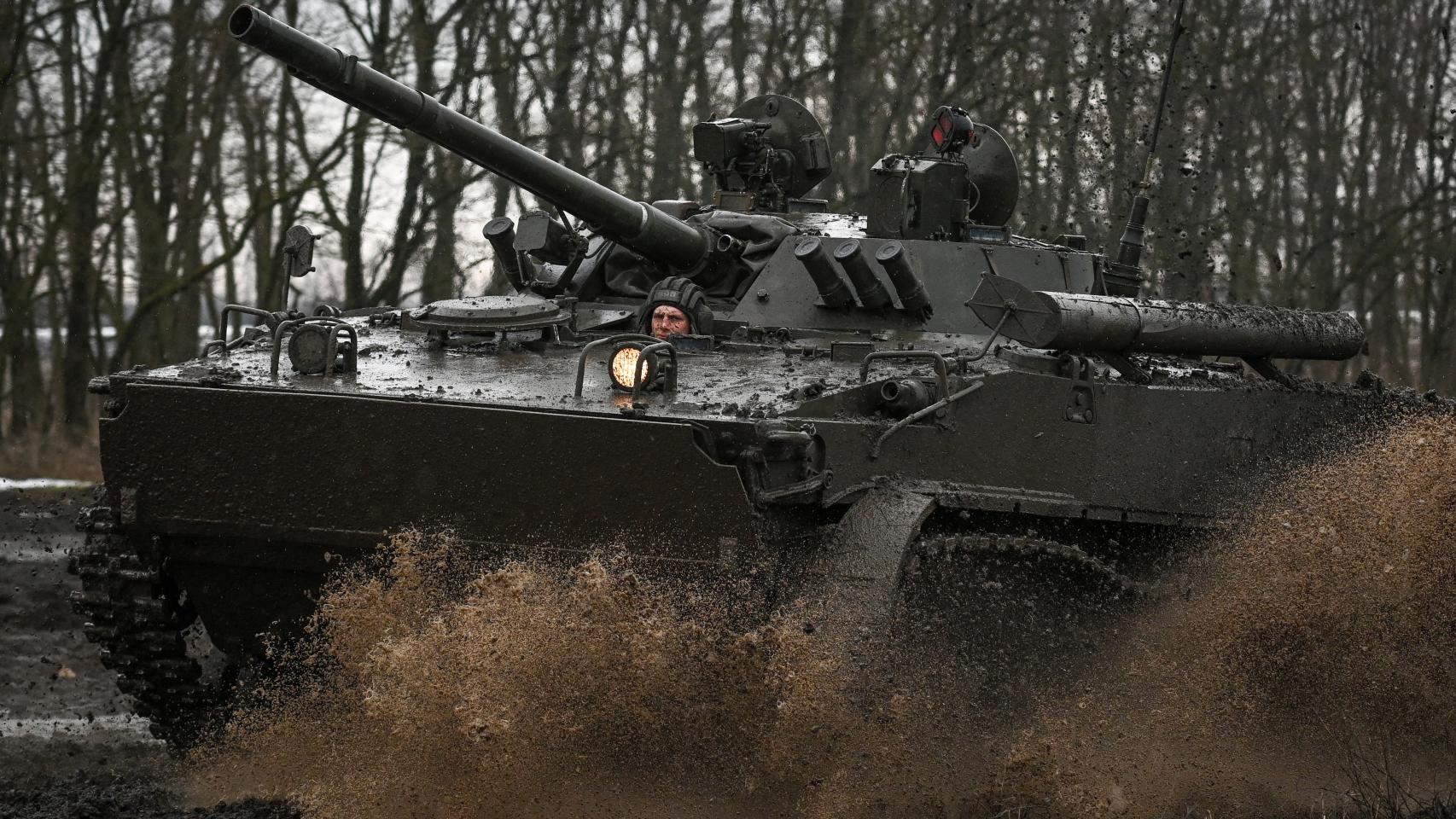 Un tanque ruso durante ejercicios militares en la región de Rostov.