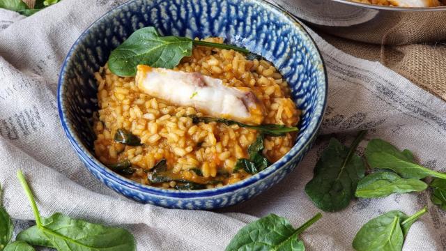 Arroz meloso de pescado y espinacas,  un arroz lleno de sabor a mar