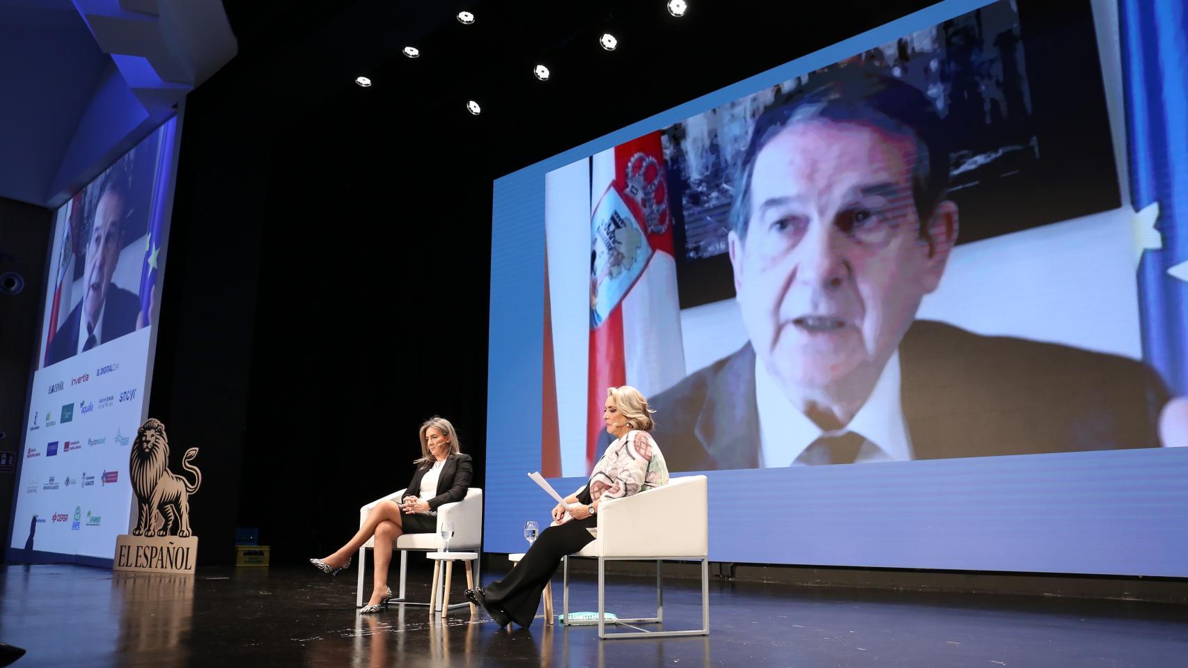 La alcaldesa de Toledo, Milagros Tolón, participó en esta conversación junto con Abel Caballero, alcalde de Vigo, moderada por Esther Esteban, presidenta ejecutiva de El Español-El Digital CLM.
