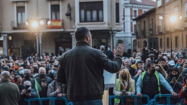 Santiago Abascal, en Castilla y León, durante un mitin de campaña.