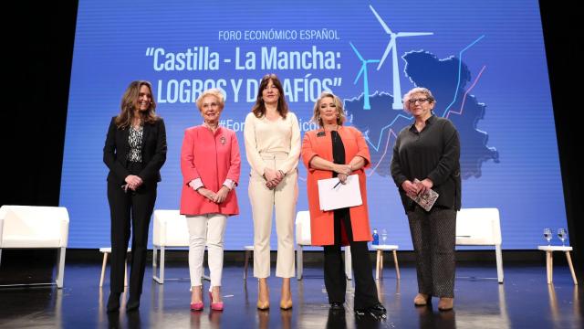 Ana López Casero, Carmen Quintanilla, Blanca Fernández, Esther Esteban y Lola Martín, de izquierda a derecha.