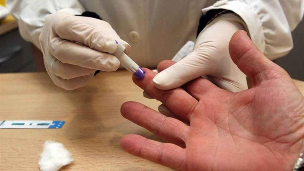 Test de VIH mediante una gota de sangre.