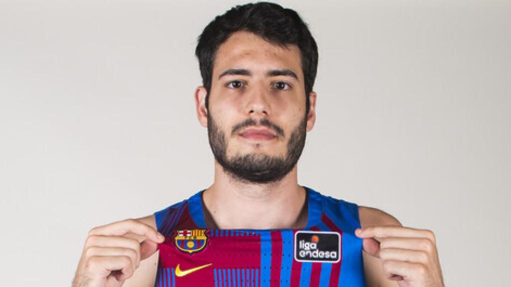 Álex Abrines durante la sesión de fotos de la ACB