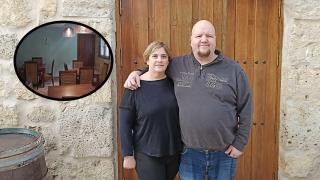 Yolanda y Uri frente a su nuevo negocio