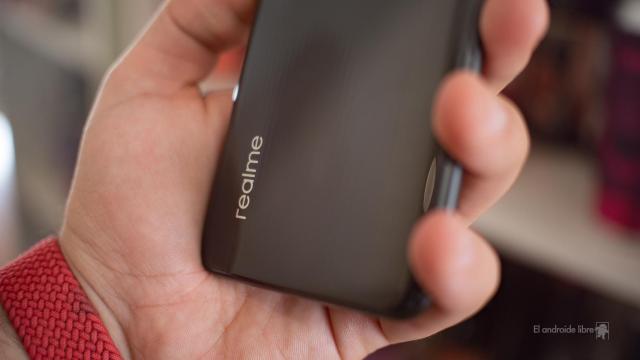 realme 9i y su curioso diseño