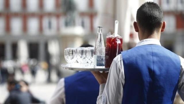 Un camarero en imagen de archivo.