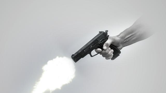 Montaje de archivo de una pistola.