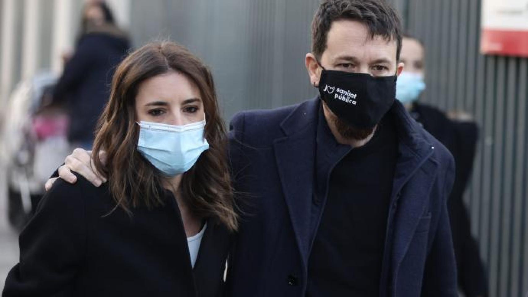 Iglesias y Montero, a su llegada al juicio.