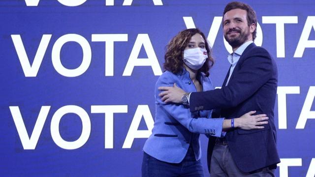 Díaz Ayuso y Casado, en el cierre de la campaña castellanoleonesa.