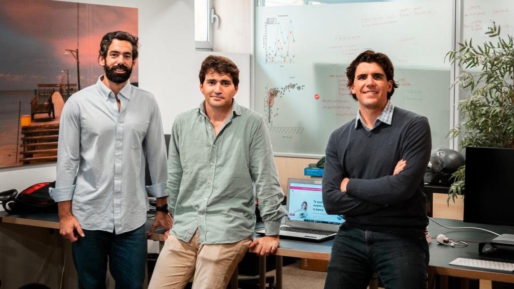Miguel Camiña, Borja Nieto y Carlos Bernabeu, cofundadores de Micappital.