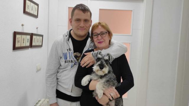 Pablo con su madre Inmaculada, en una imagen tomada este jueves.