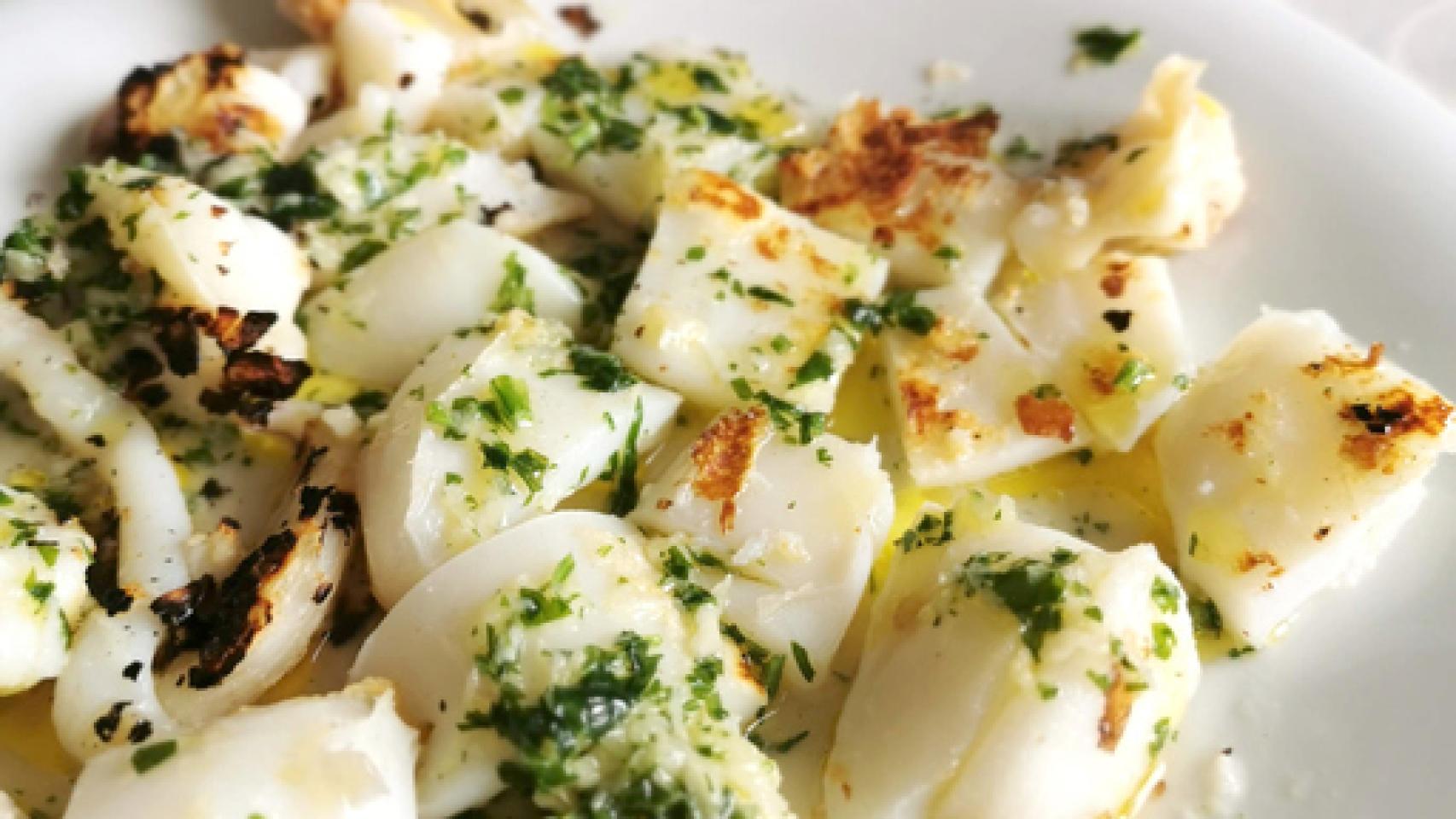 Sepia a la plancha con ajo y perejil en sólo cinco minutos.