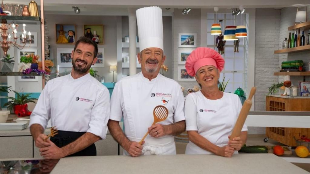 Eva Arguiñano junto a su hermano Karlos y su sobrino, Joseba.
