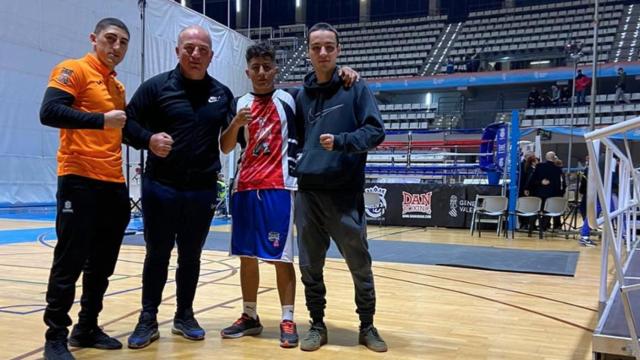 Héctor González, de rojo, antes de la velada en la que perdió la vida
