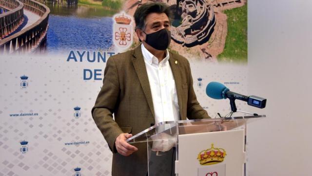 El alcalde de Daimiel denuncia los “ataques continuos” de una concejal a los empleados municipales
