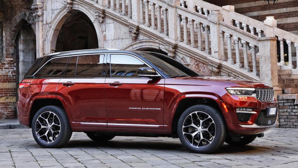 El Jeep Grand Cherokee 4xe puede circular en modo 100% eléctrico unos 50 kilómetros.