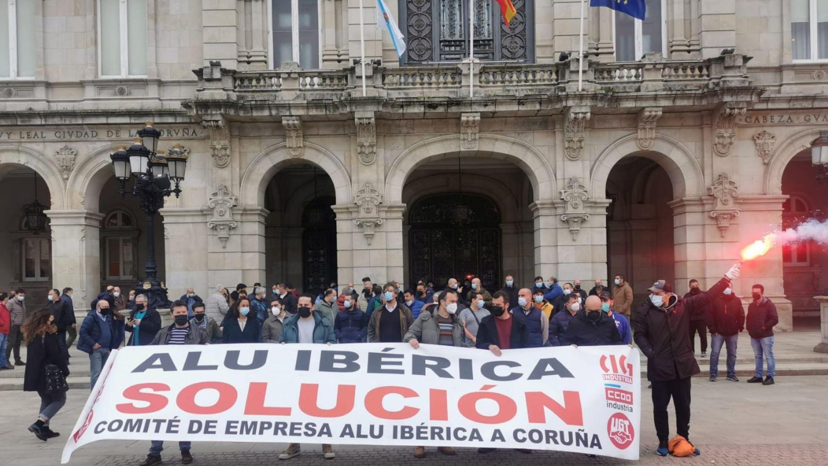 Protestas de trabajadores de Alu Ibérica en A Coruña en febrero de 2022.