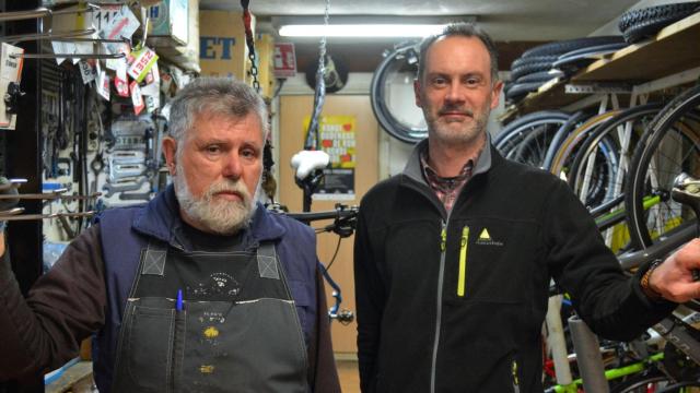 Fernando Estévez y Víctor Suárez en Velocípedo.