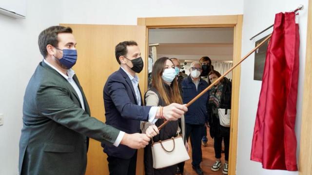 Conrado Íscar junto a José Ángel Alonso en la inauguración del centro