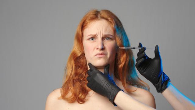 Las líneas de expresión en la frente se producen por la continúa contracción de los músculos.