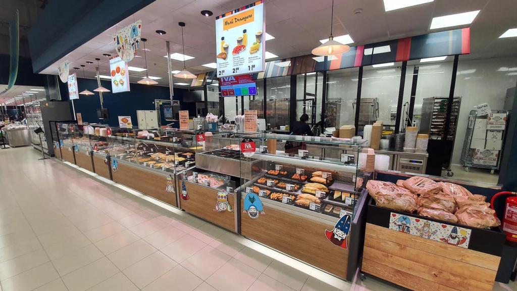 La sección de comida preparada para llevar del Hipermercado Eroski de A Sionlla (Cedida).
